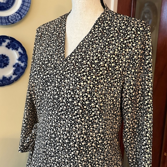 3/4 Sleeve V-Neck Floral Printed Wrap Dress (Reversible), Size M/L - Picture 10 of 12